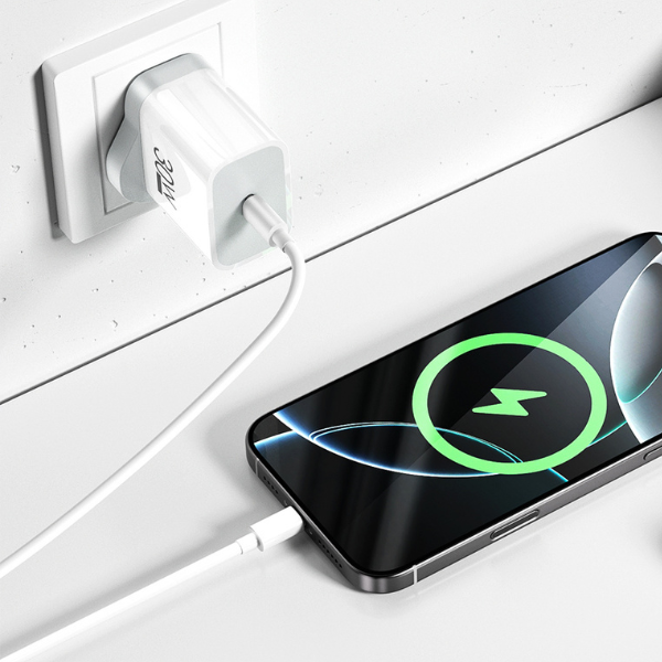 Travel Adapter Mistakes to Avoid: Voltage, Plug Types, and Safety Tips