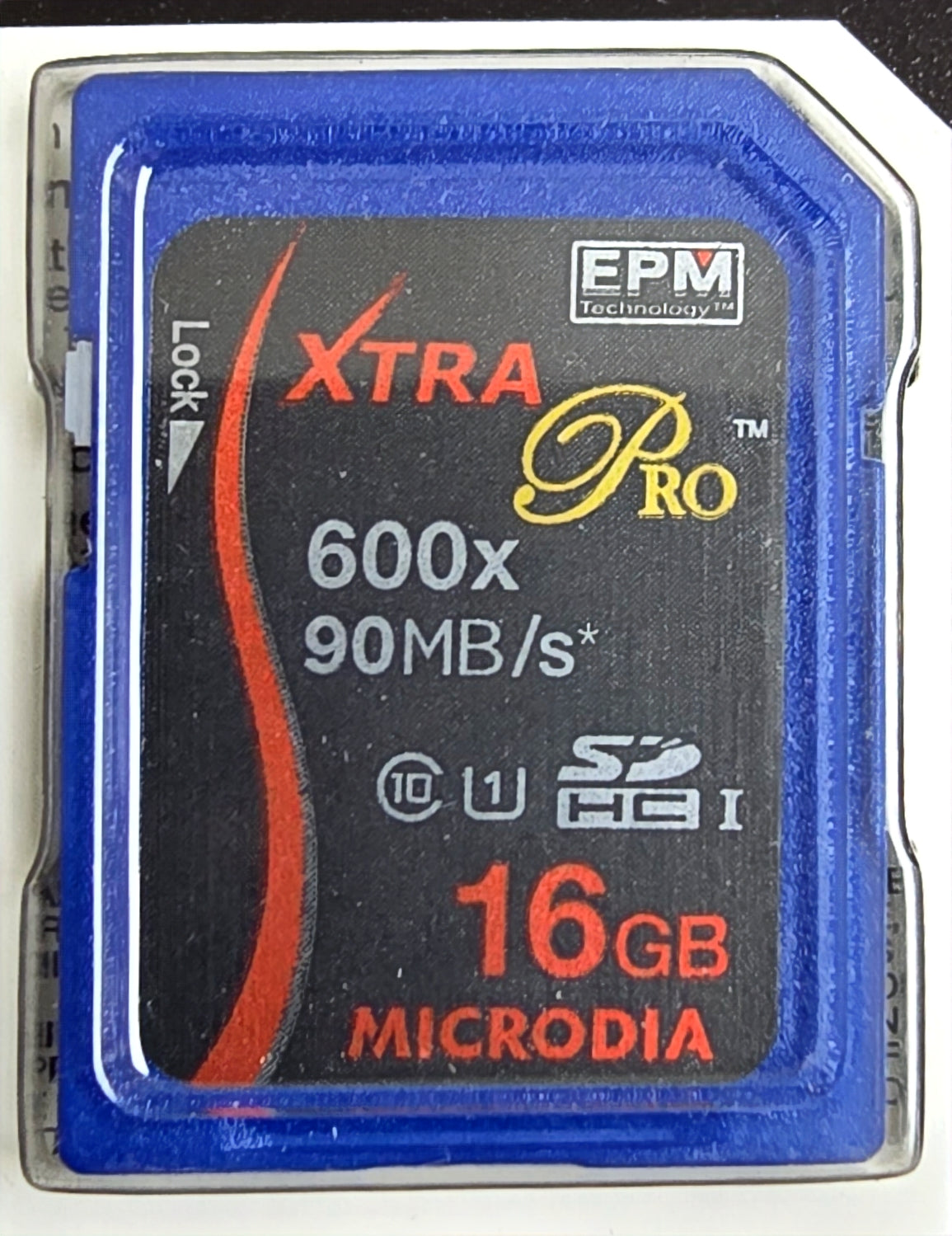 Microdia Xtra Pro 16GB SDHC card in its clear protective case
